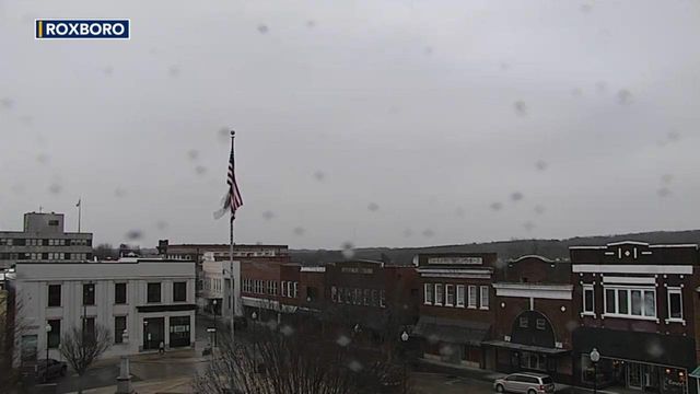 Snow falling in Roxboro