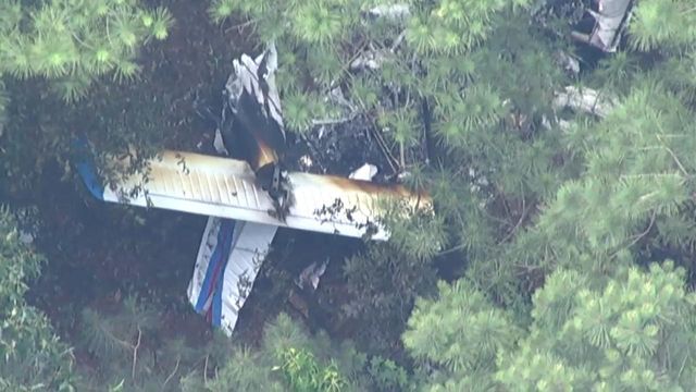 Sky 5 flies over small plane crash near Fayetteville