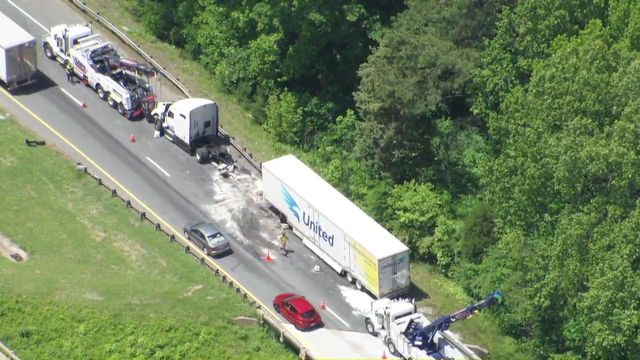 Sky 5 flies over Orange County crash along I-85