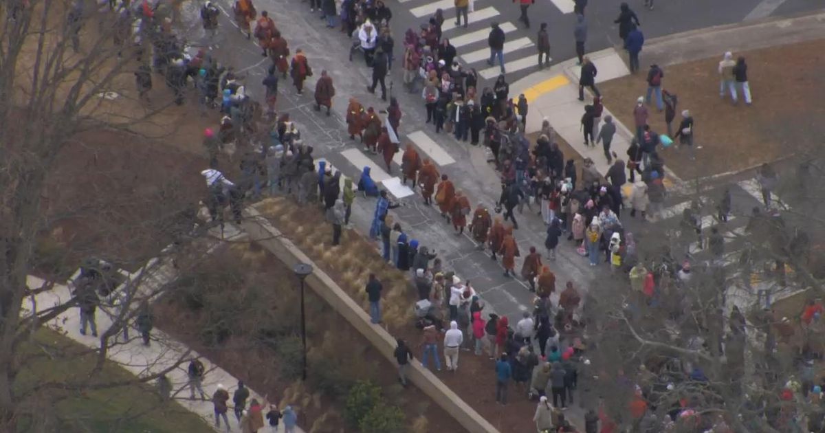Tracking: Traffic builds as thousands watch monks 'Walk For Peace' toward State Capitol