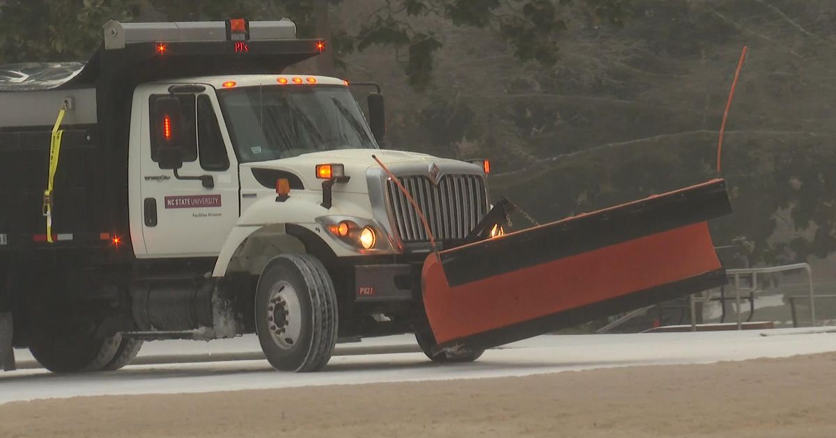 Snow plows hit the roads across NC while police respond to hundreds of wrecks