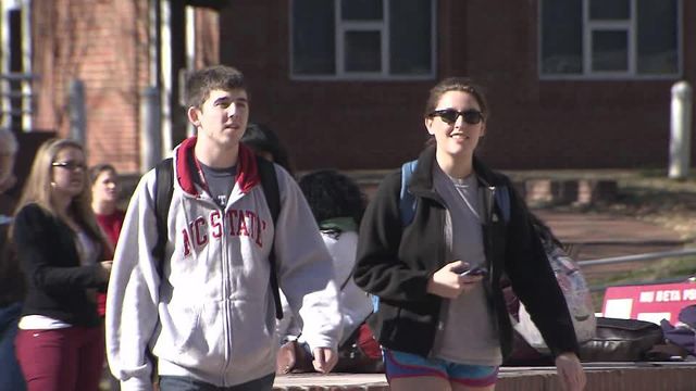Parents worry about future college costs