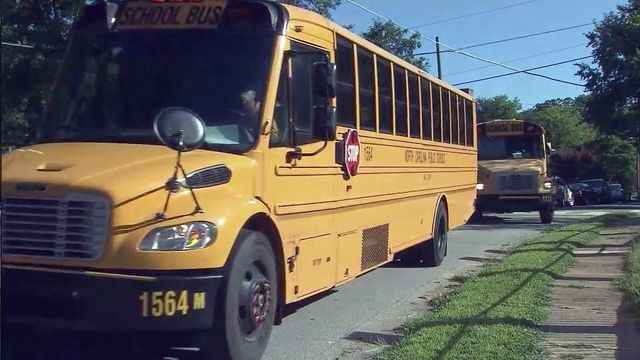 Apex mom complains about Wake school bus problems