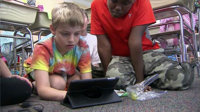 Crowdsourcing funds iPads for Cary fifth-graders