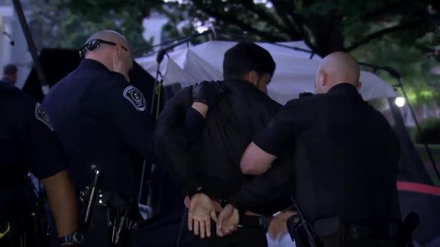 Police begin removing pro-Palestinian protestors at UNC-Chapel Hill