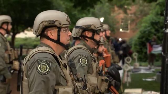 Police begin removing pro-Palestinian protestors at UNC-Chapel Hill