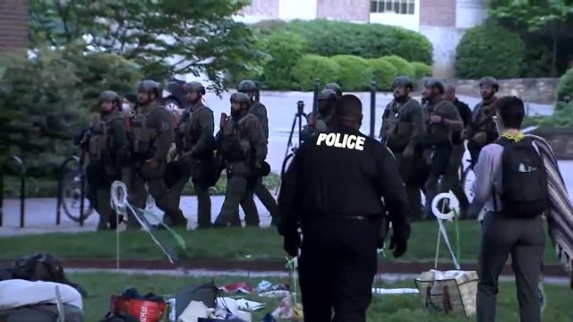 Police begin removing pro-Palestinian protestors at UNC-Chapel Hill