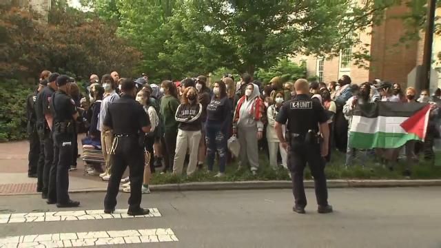 Pro-Palestinian protestors at UNC-Chapel Hill