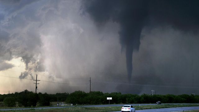 Severe weather sweeps much of US
