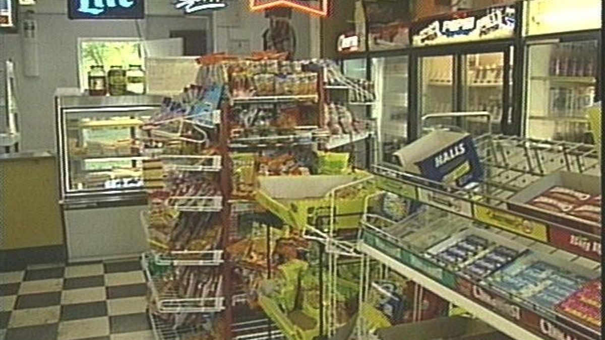24-Hour Shopping Dangerous for Store Owners, Shoppers