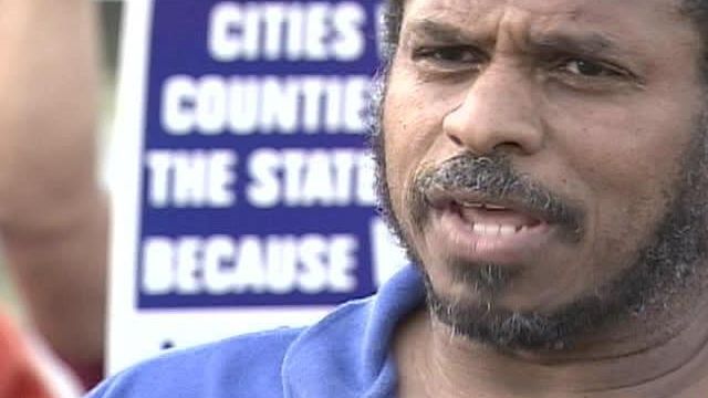 Sanitation Workers Threaten to Sue City