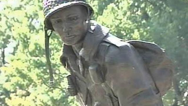 Bragg Soldiers Pay Tribute to Family of 'Iron Mike'