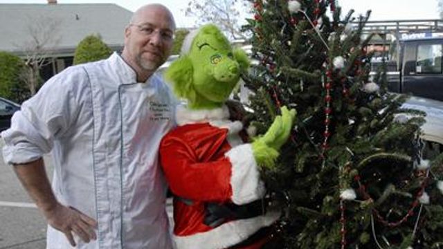 YouTube-Chastened Thieves Give Back Grinch