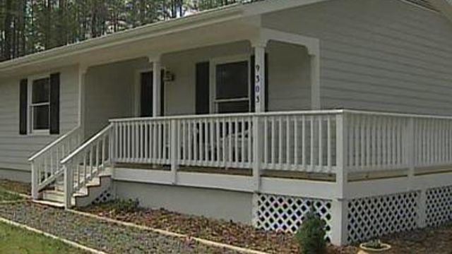 Hard-to-Sell Homes Go Up on Auction Block