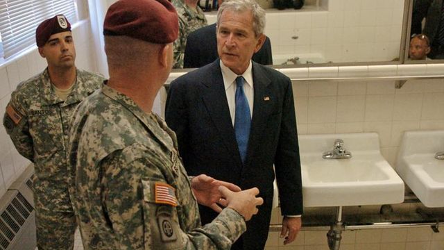 Bush examines repairs to notorious Bragg barracks