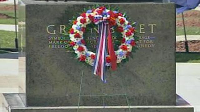 Living honor the fallen in Memorial Day ceremonies