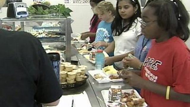 School cafeterias reducing staff, raising prices