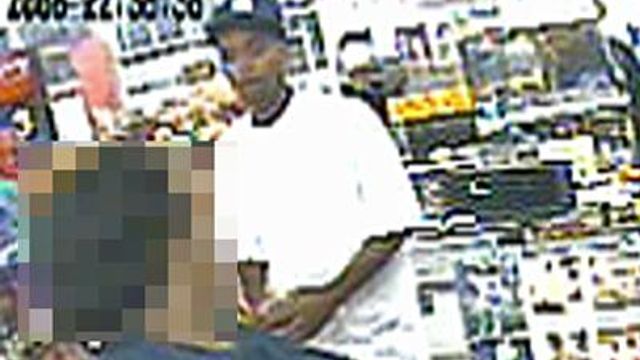 Suspects sought in convenience store killing