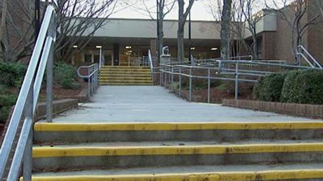 Sex offender tries to volunteer at Raleigh high school