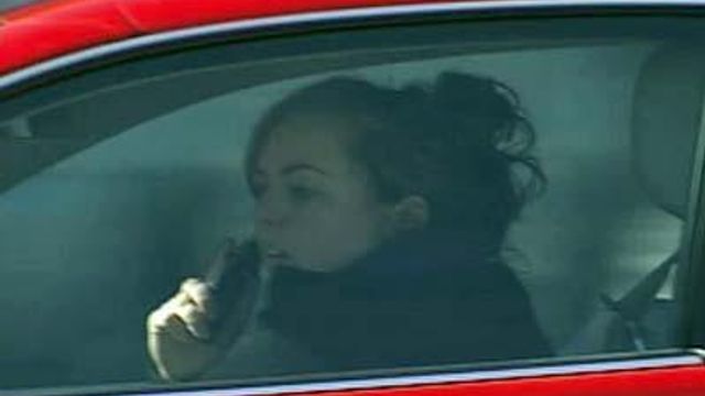 Despite ban, teen cell phone usage while driving increases