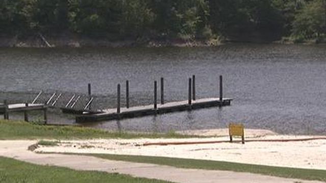 Outside lab to find source of Falls Lake contamination