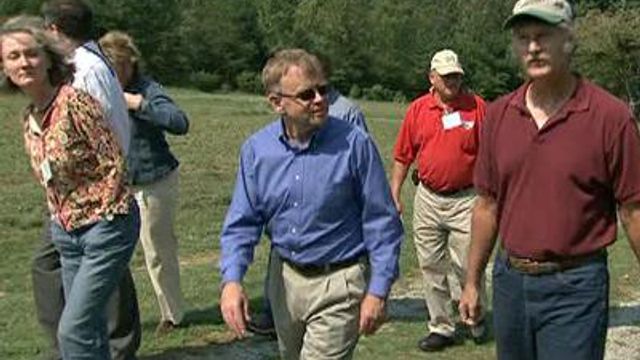 Feds tour local farms for safety study