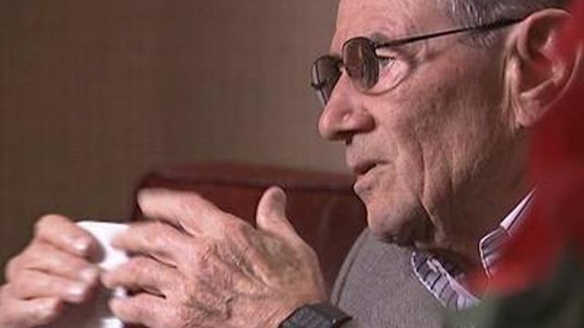  Holocaust survivor shares his story