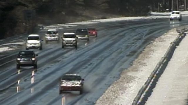 Road crews prepare for icy roads