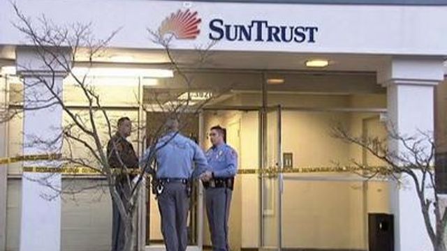 Raleigh bank robbed; one injured