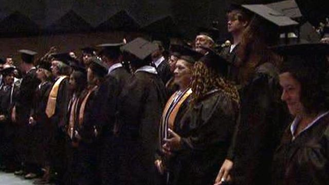 Former manufacturing workers get community college degrees