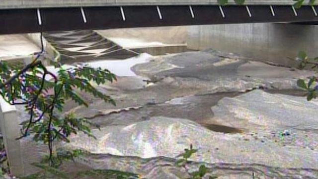 Engineers look to stabilize Hope Mills dam
