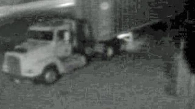 Thief crashes truck through fence to steal trailer
