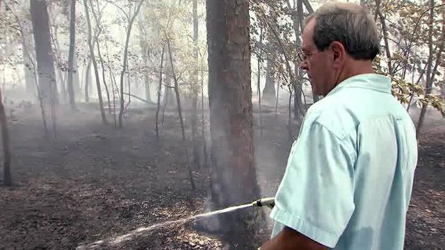 Durham neighbors help defend homes from brush fire