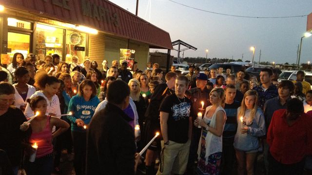 Hundreds attend vigil for Farmville shooting victims