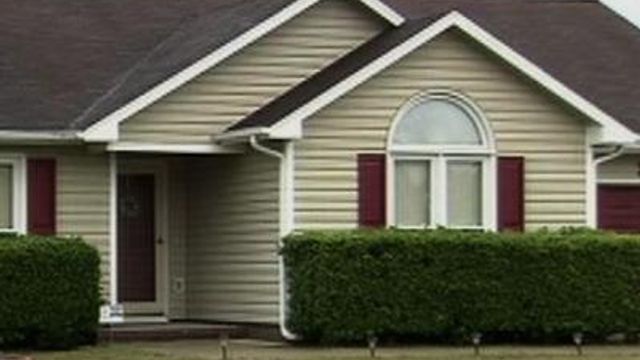 Fayetteville homeowner shoots suspected burglar