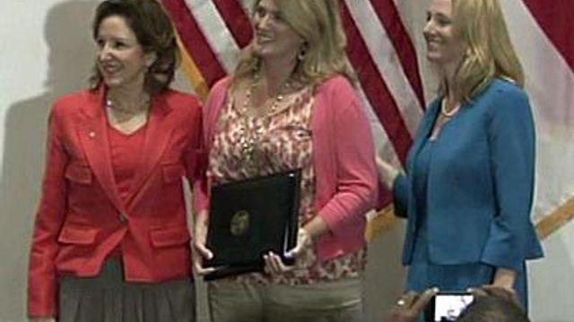 Army wives recognized for service