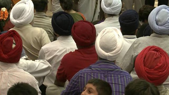 Triangle Sikhs, Hindus pray together for Wisconsin victims