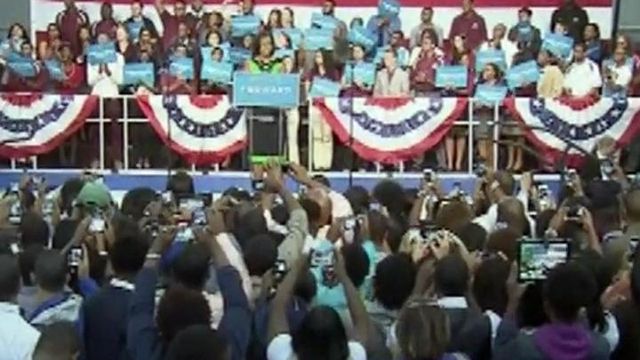 Michelle Obama urges students to rally support for president