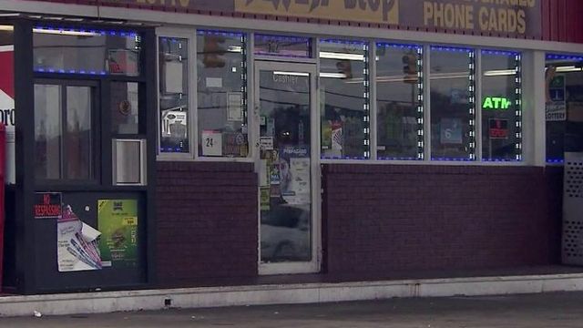 Fayetteville convenience store worker critically wounded in robbery