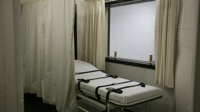 Bill would allow any licensed medical professional to handle execution