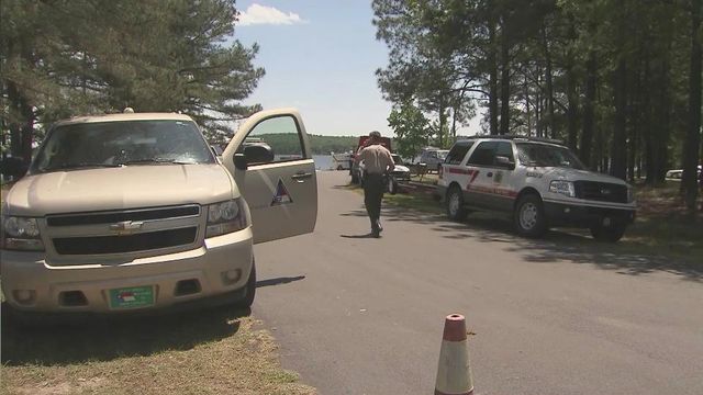 Searchers look for grandfather missing in Jordan Lake