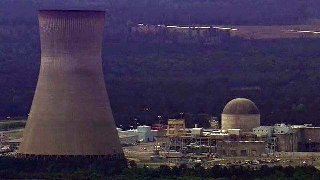 NRC, critics question delay in addressing reactor crack