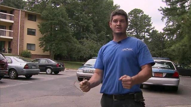 Bystander helps subdue man in Raleigh police struggle