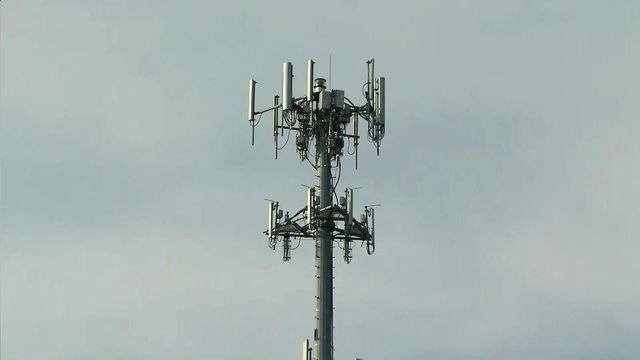 Man dies in 200-foot fall from cell tower