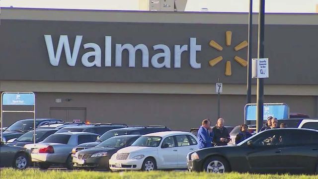 Walmart protesters rally on Black Friday