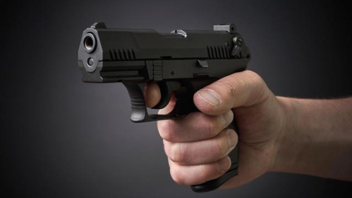 Handgun