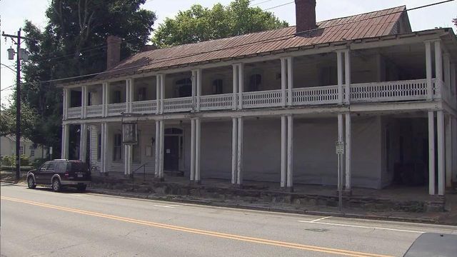 Owner wants to demolish Hillsborough's Colonial Inn