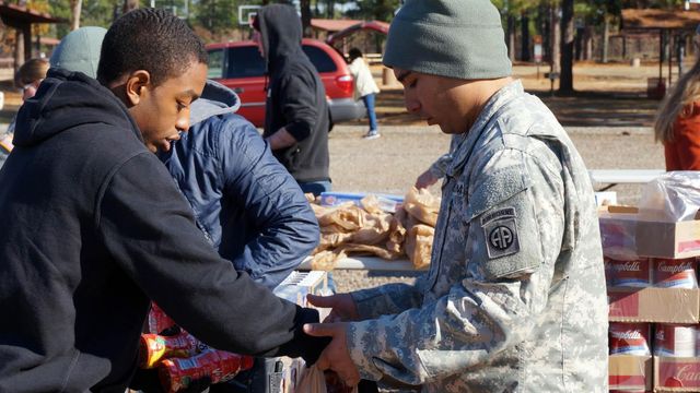 Needy military families get Thanksgiving dinners