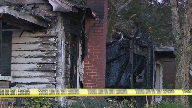 Man dies in Sampson County house fire
