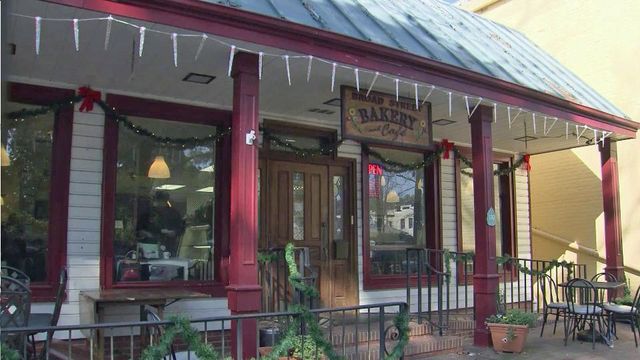 Customers unfazed by bakery owner's arrest